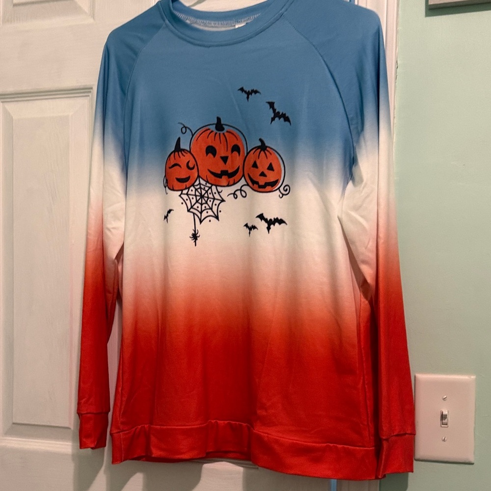 🌟 Halloween Ombre women  Shirt.‎ NWOT